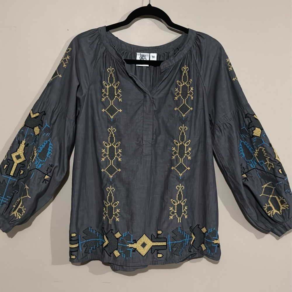 Ivy & Jane Women’s Gray Aztec Embroidered Top Size XS WesternBohemian oversized